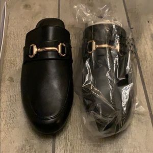 NWT Steve Madden Kandi Mules / Flats (US 9)